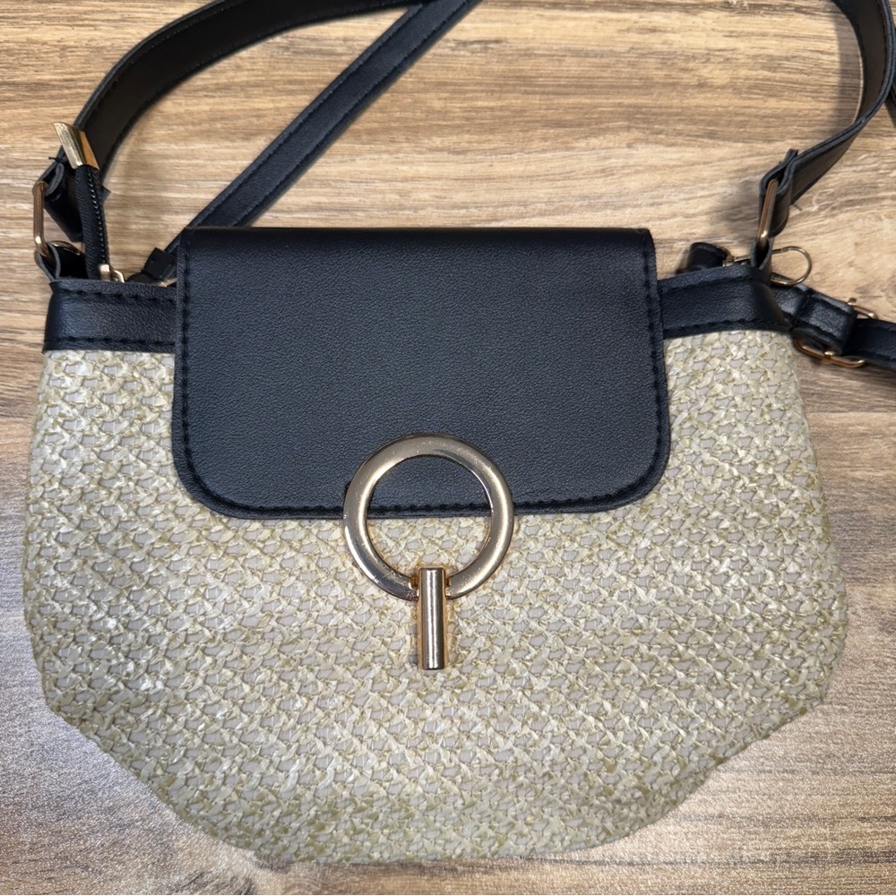 Elegant Black and Tan‎ Woven Crossbody Shoulder Bucket Bag